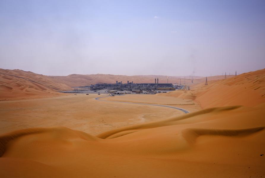 Blockbuster Bond Deal: Why Investors Are Now Clamoring For Saudi Paper