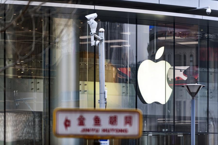 Apple TV+ Can't Just Count On $5 Price Point, iPhone Strength To Take On Netflix