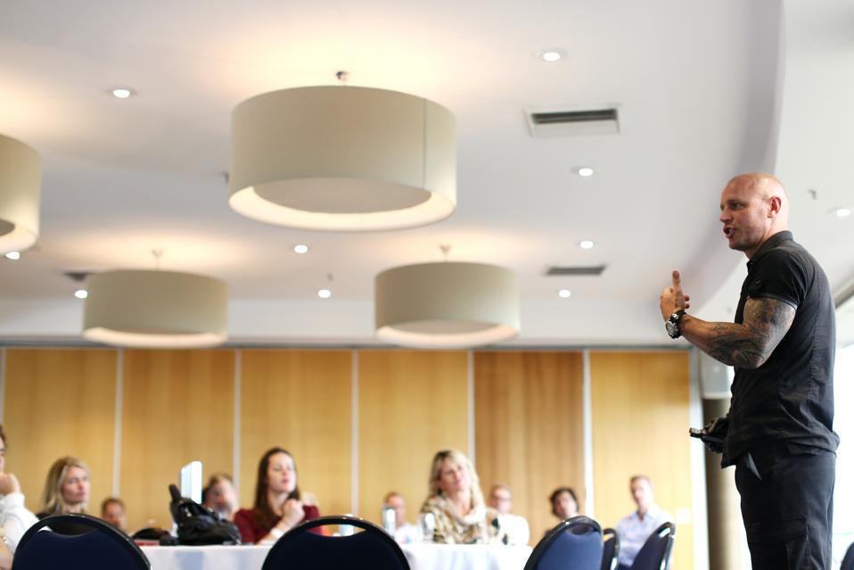 14 Keys to Making Any Leader a Compelling Public Speaker
