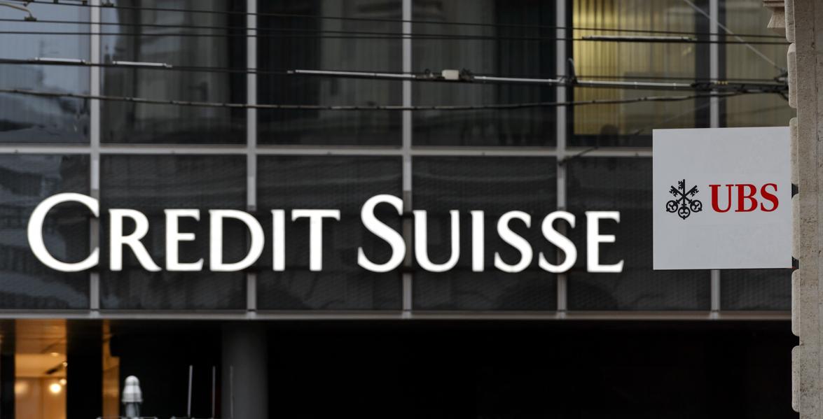 Which Swiss Bank Returns More Cash To Shareholders: UBS Or Credit Suisse?