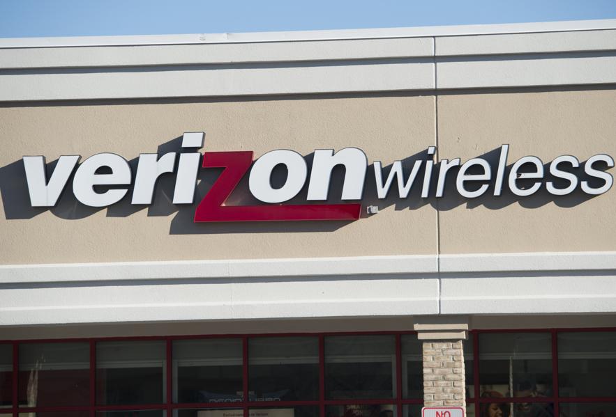 Which Is Better For Your Retirement: Verizon Or AT&T