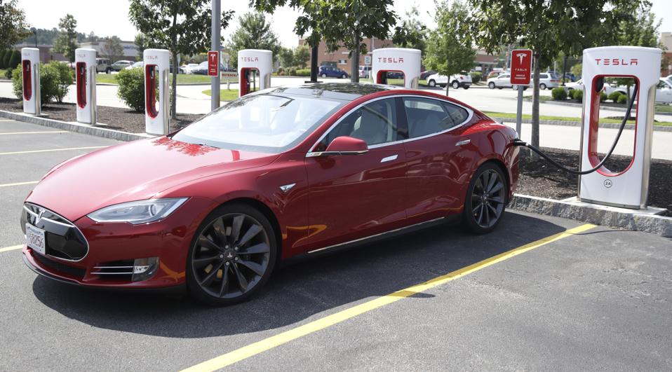 Lawsuit Alleges Tesla Door Handles Stopped Working After Fiery