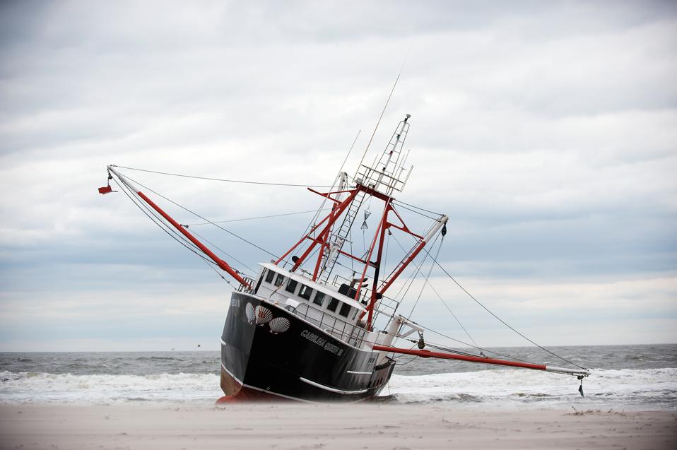 Five Signs You Work For A Weak Manager