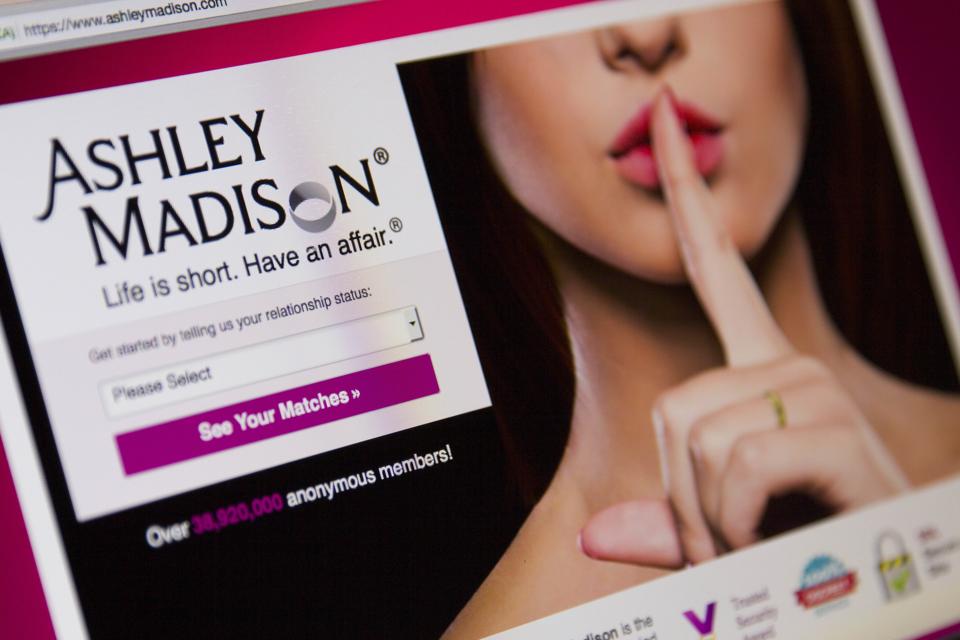 Ashley Madison Hack Returns To Haunt Its Victims 32 Million Users Now Watch And Wait