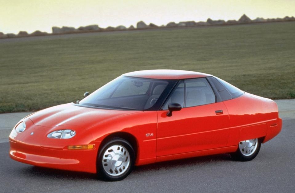GENERAL MOTORS PRESENTS ITS ELECTRIC CAR EV1