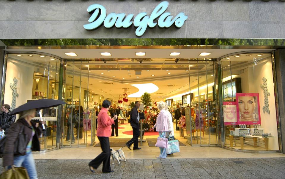 Douglas main High Street storefront in Düsseldorf - Königsallee Douglas Parfumerie