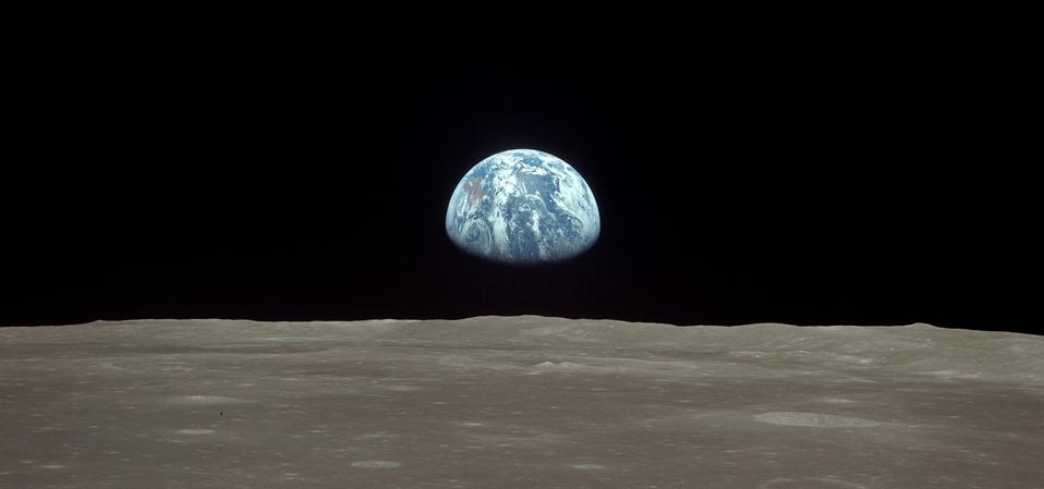 Earthrise sequence: Earth rises over the lunar horizon on July 20, 1969, as seen fro Apollo 11. (Photo by NASA via Getty Images)