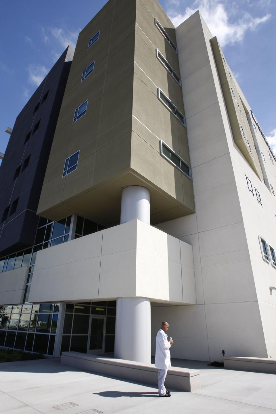 An exterior view of Kaiser Permanente's $390 million, 352Âbed Downey Medical Center. Kaiser Permane