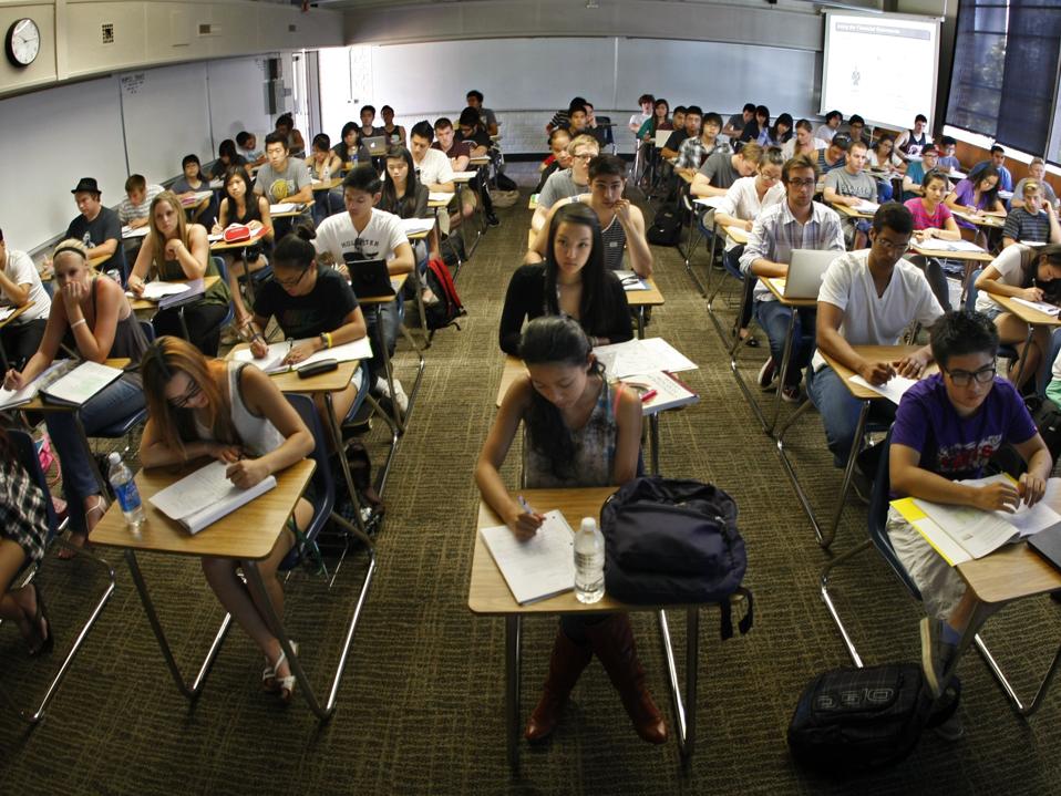 SEPTEMBER 10 2012. COSTA MESA, CA. Every desk is taken in professor Jeanne (cq) Neil's Accounting 10