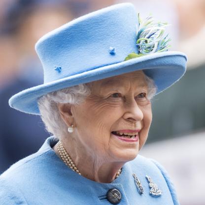 Résultat de recherche d'images pour "elizabeth 2"