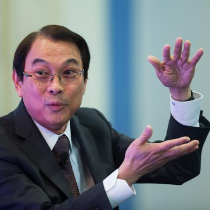 Tony Tan Caktiong & family