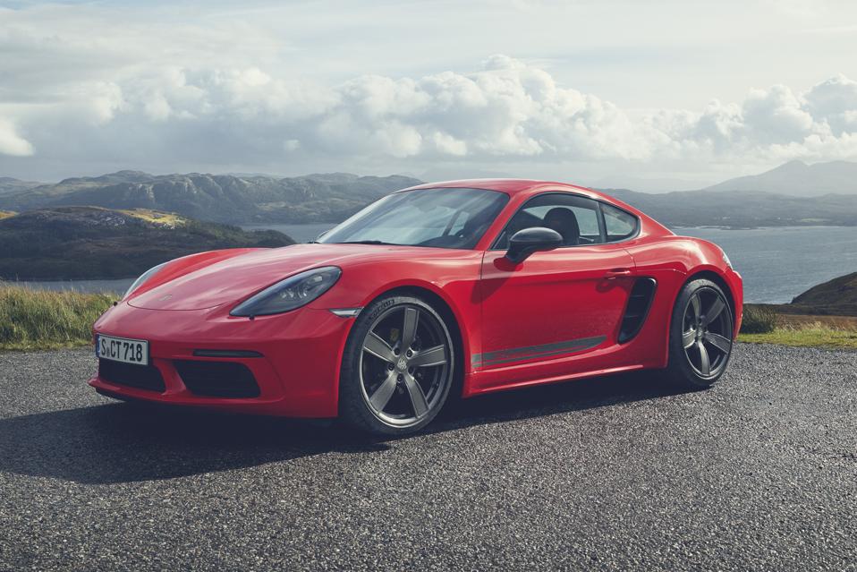 Luxurious Car Brands 18 Luxury Car Brands In The World Cars Techie