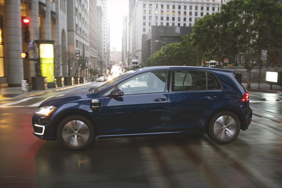 self driving unicorn aurora backed by amazon is buying a laser lidar maker