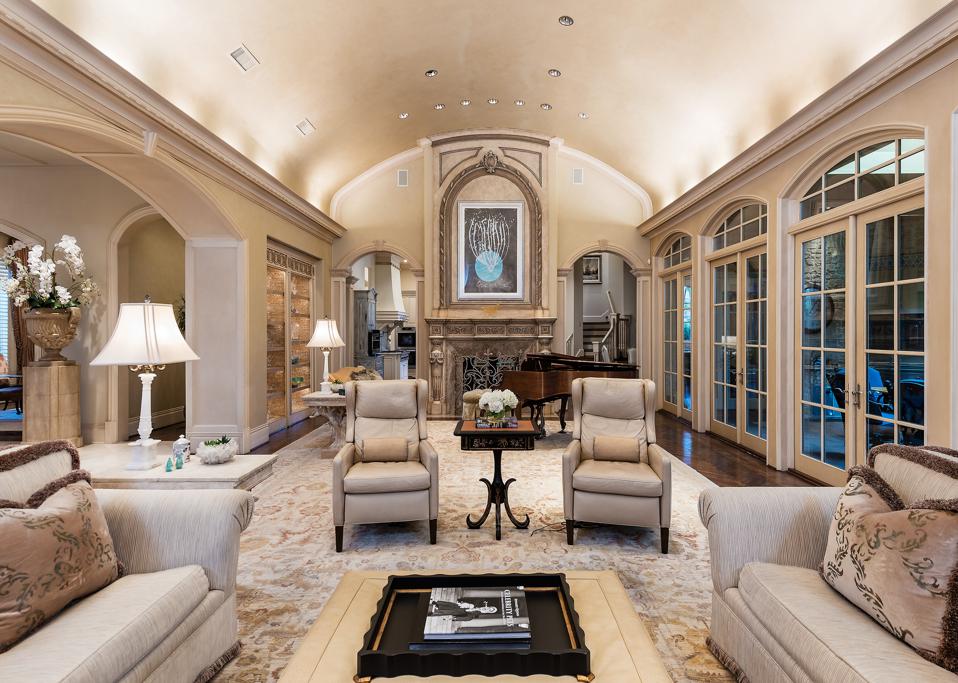 This French Inspired Mansion In Dallas Will Be Sold At