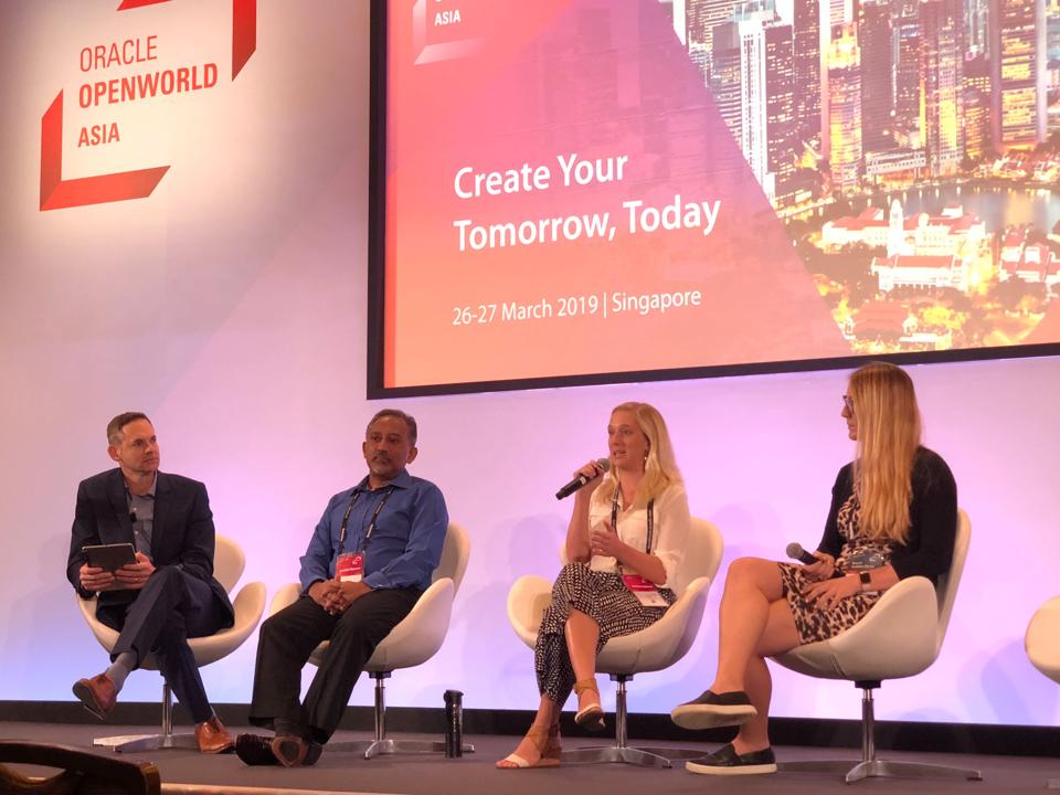 Early and late-stage startups can get access to global marketing resources, such as the opportunity to participate in Oracle OpenWorld Asia.