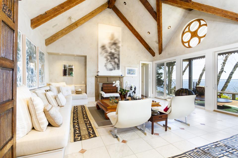 A compound located 73, 79, 85 & 91 Shore Road in Bristol Highlands, Rhode Island is on the market for $8.5 million and is listed with Christie's International Real Estate.