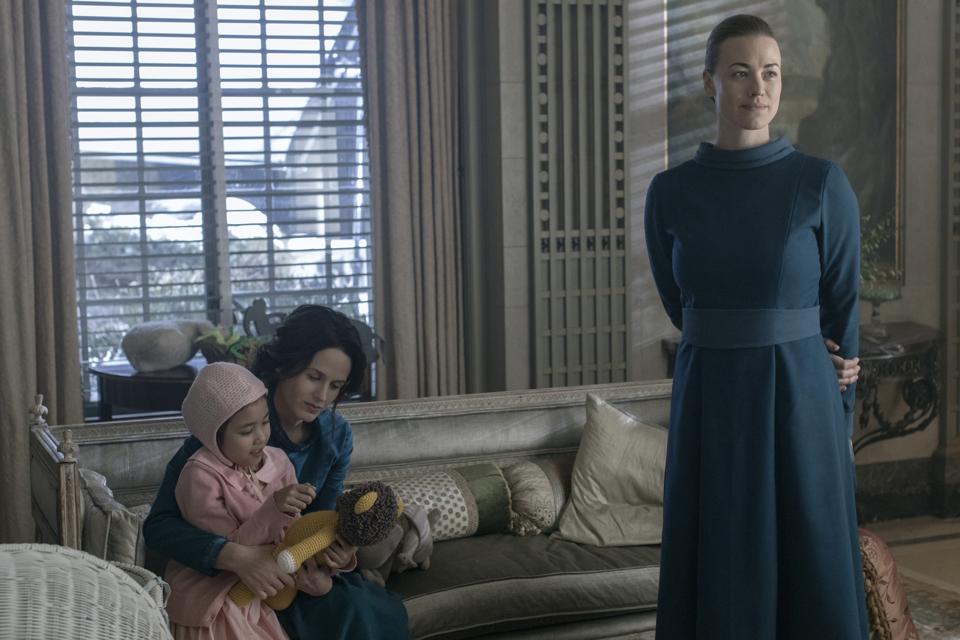 Handmaid's Tale Season 3 Episode 6 Trailer 'The Handmaid's Tale' Season 3, Episode 6 Review: In 'Household