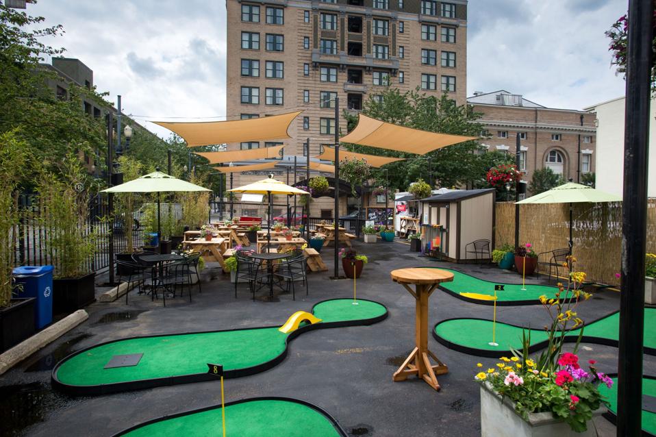 Putt Putt Reinvented 7 Artistic Miniature Golf Courses Big On Fun