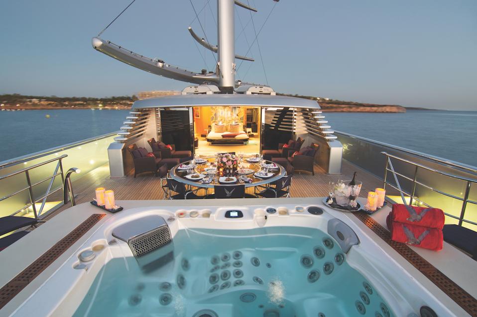 What S It Like To Vacation Like A Billionaire Aboard The 288 Foot Long Maltese Falcon Sailing Superyacht