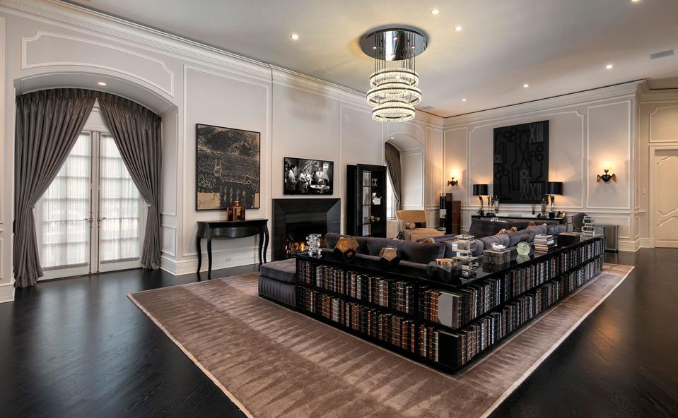 Former Spelling Manor Sells Sets Record For Highest Price On Record In California
