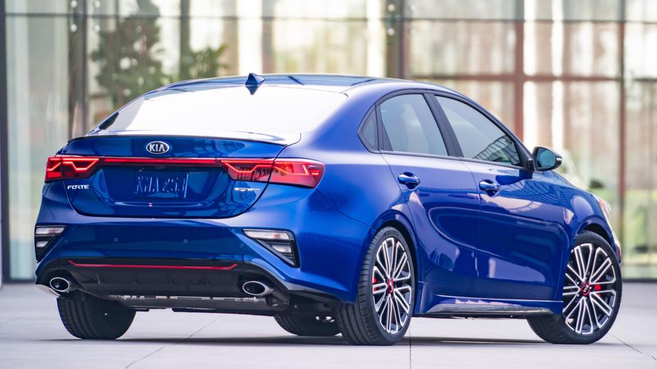 Standard Vs Full Size Car >> The Safest Cars And Crossovers You Can Buy For Under 25 000 Standard Vs Full Size Car >> The Safest Cars And Crossovers You Can Buy For Under 25 000