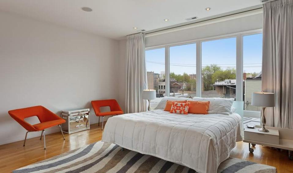 Ozzie Guillen master bedroom