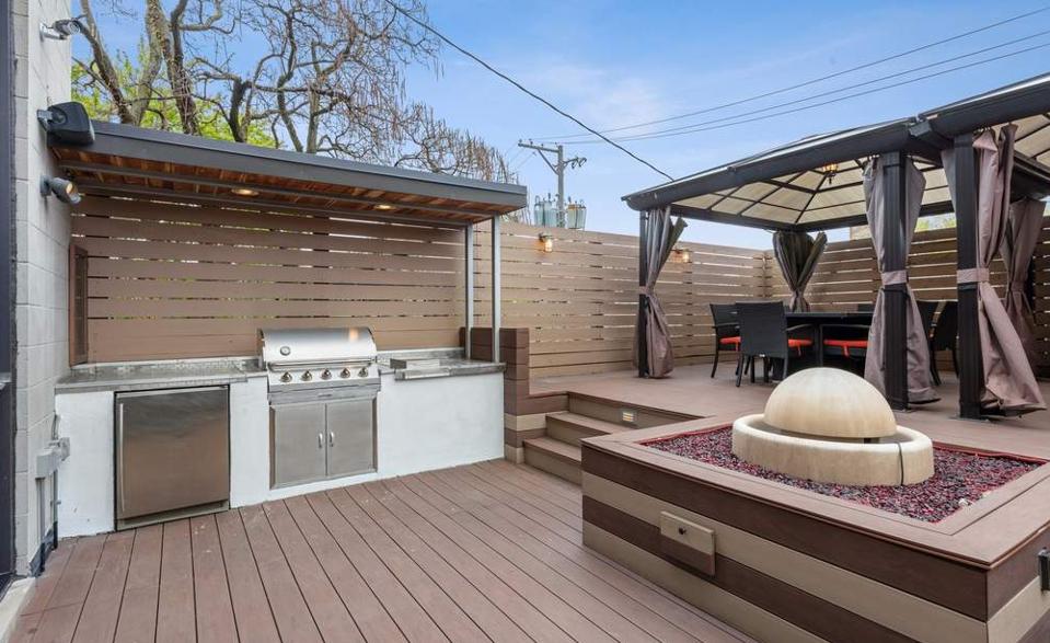 Outdoor kitchen