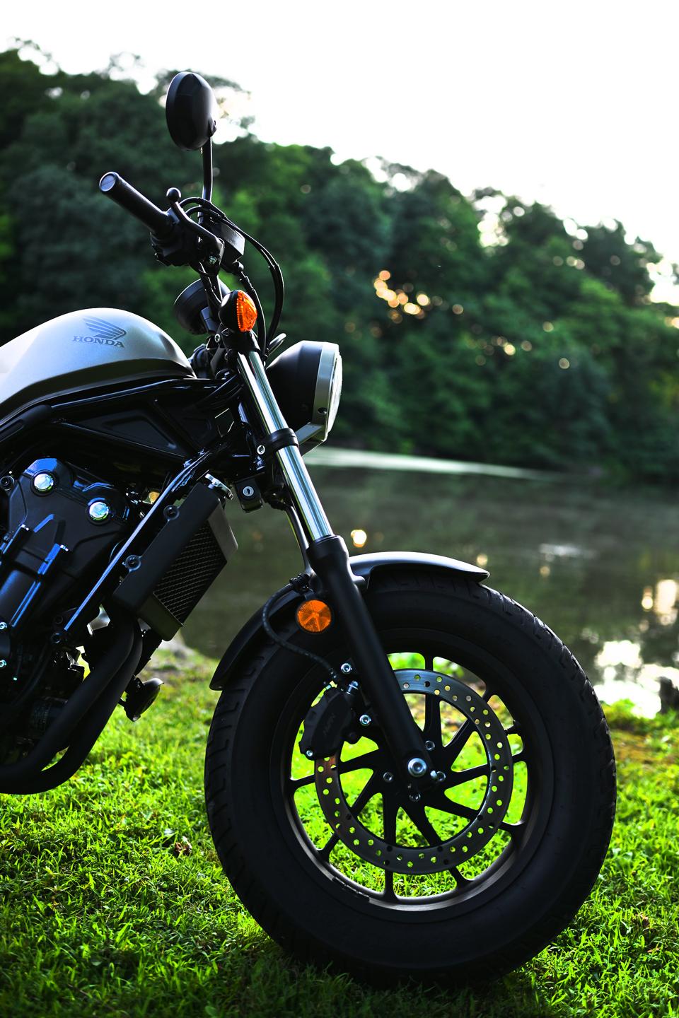 Motorcycle Review Honda S 2019 Rebel 500 Abs Is An Affordable Thrill