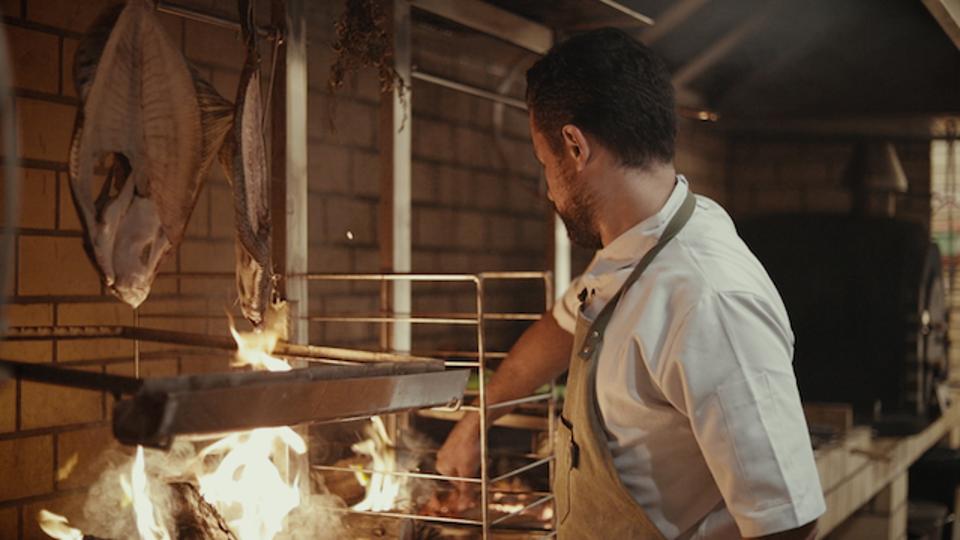 Le chef Ricardo Dias Ferreira prépare pour Element