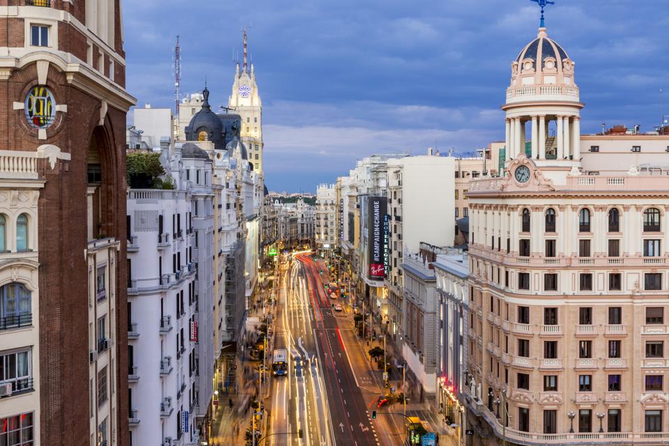 Espanha, Madrid, O distrito de La Latina com vista para a Gran Via