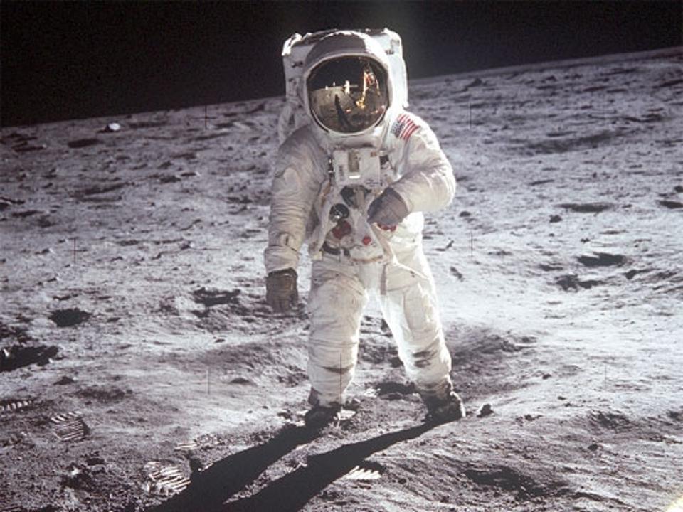 Man On The Moon Music The Apollo 11 Moon Landing Mixtape And Spotify S Top Streamed Lunar Tunes Man On The Moon Music The Apollo 11 Moon Landing Mixtape And Spotify S Top Streamed Lunar Tunes