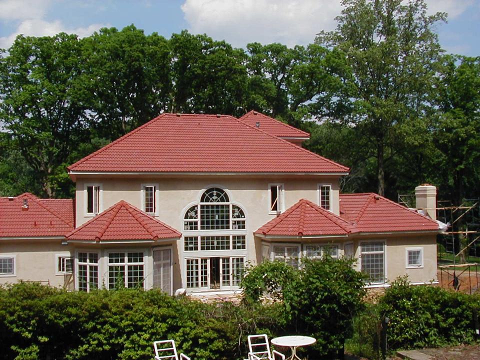 Steel SIPs were used for this Florida house built using Thermasteel panels.