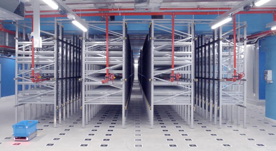 Ambient Shelving Area with Robot