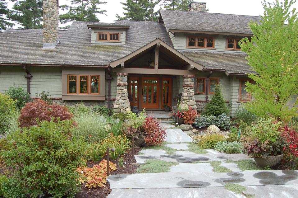 New England's high end homeowners want efficient homes that conserve energy.