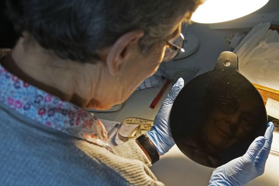 Elizabeth Healey with John Dee's obsidian Mirror