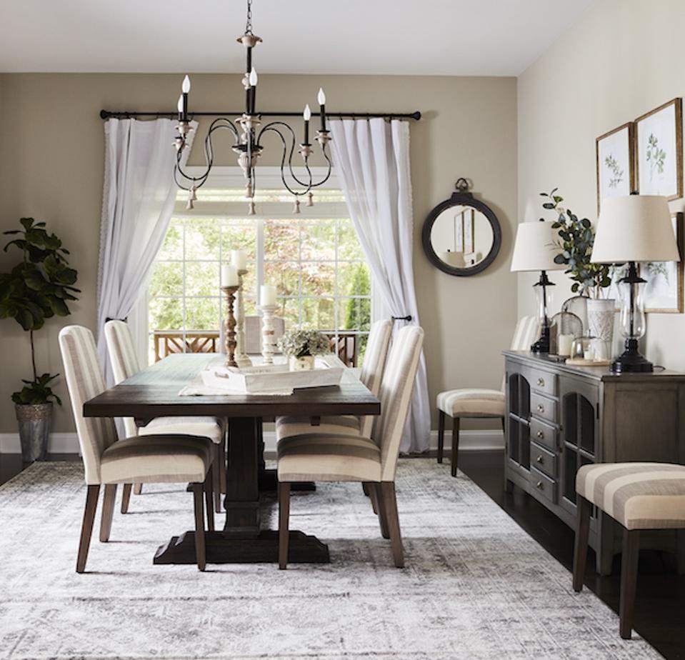 An accessible dining room designed by Wayfair.