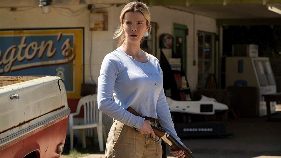 Betty Gilpin in & # 39; The Hunt & # 39;