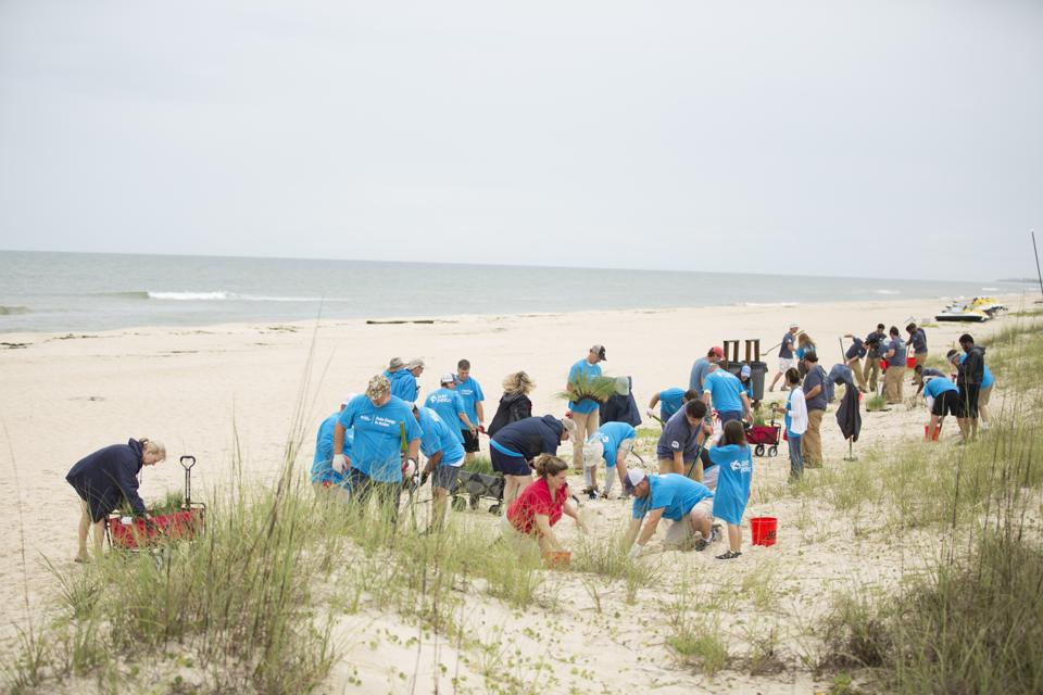 Duke Energy volunteers