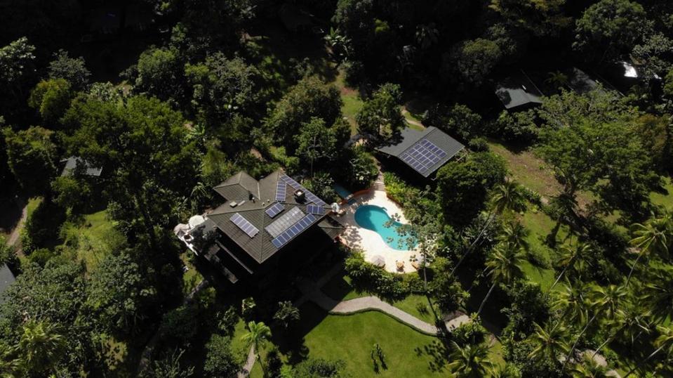 The Playa Cativo Lodge features accommodations in true harmony with nature.