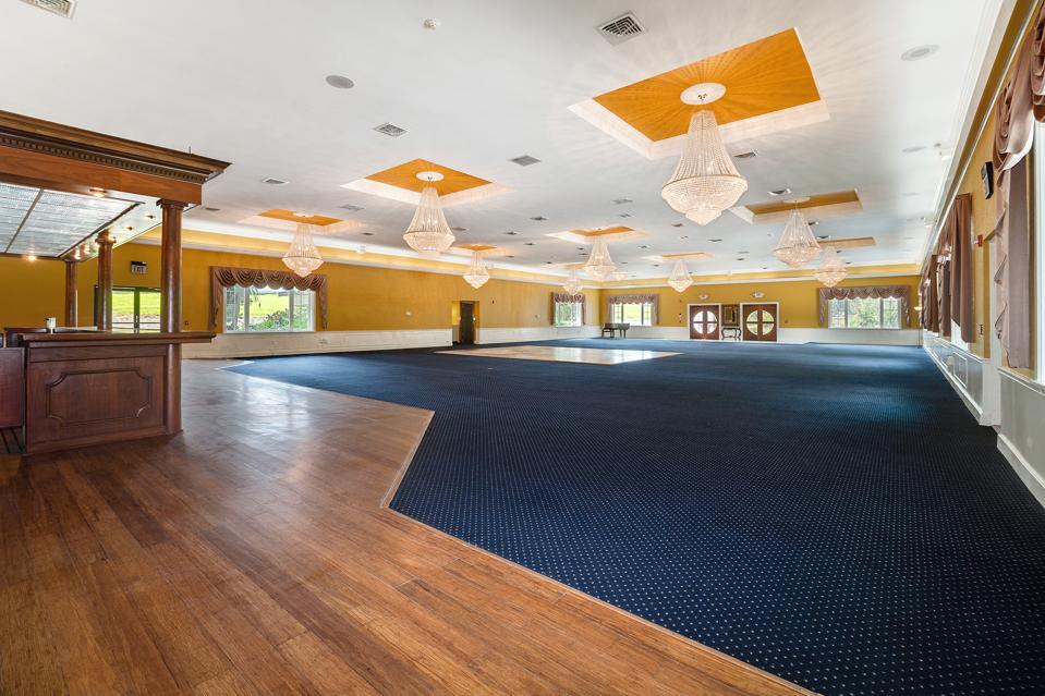 Banquet hall/conference center