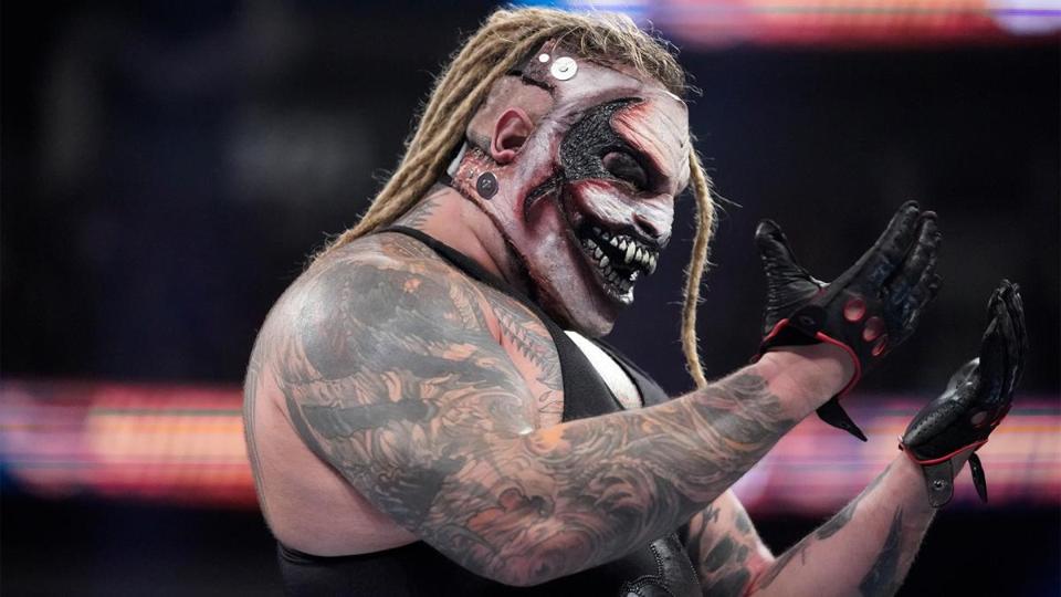 نتيجة بحث الصور عن The Fiend half and half bray wyatt