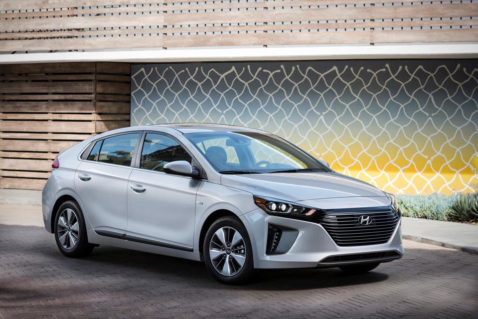 2019 Hyundai Ioniq Plug In Hybrid Review Good For The Here