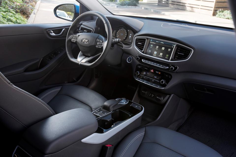 2019 Hyundai Ioniq Plug In Hybrid Review Good For The Here