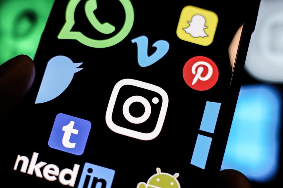 Popular Social Media Logos