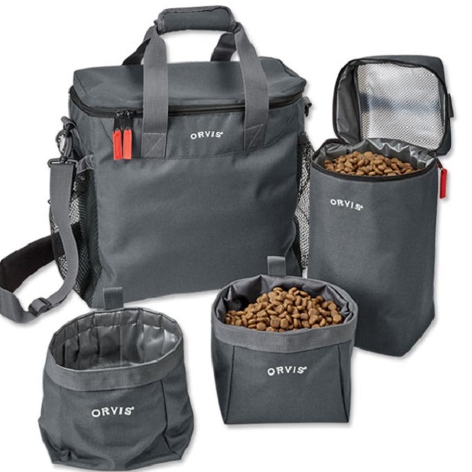 Dog travel kit