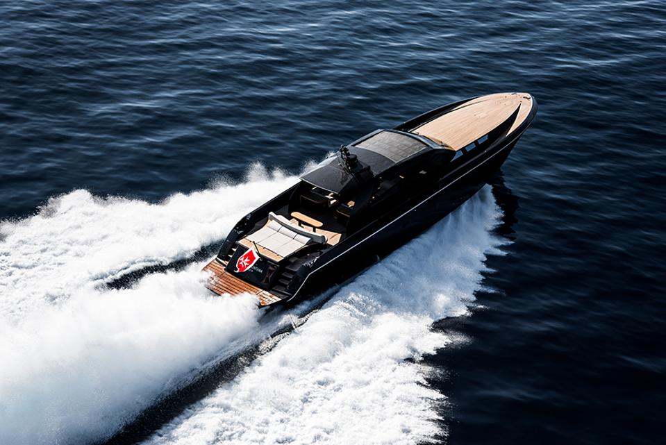 Exclusive Photos Reveal The Ultimate James Bond Boat