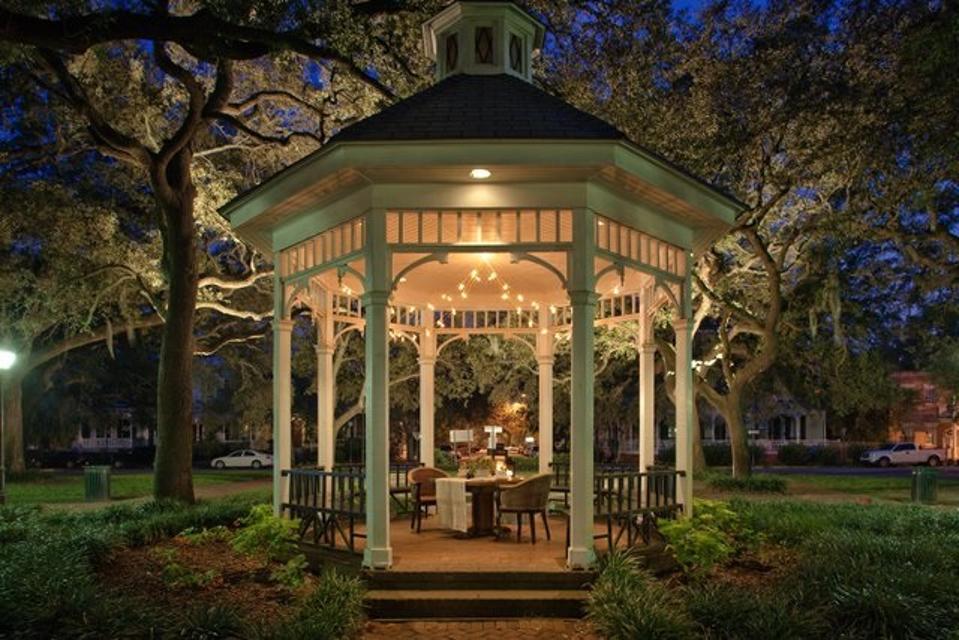 It’s Hip To Be Square Exploring Savannah’s Historic And Iconic Squares