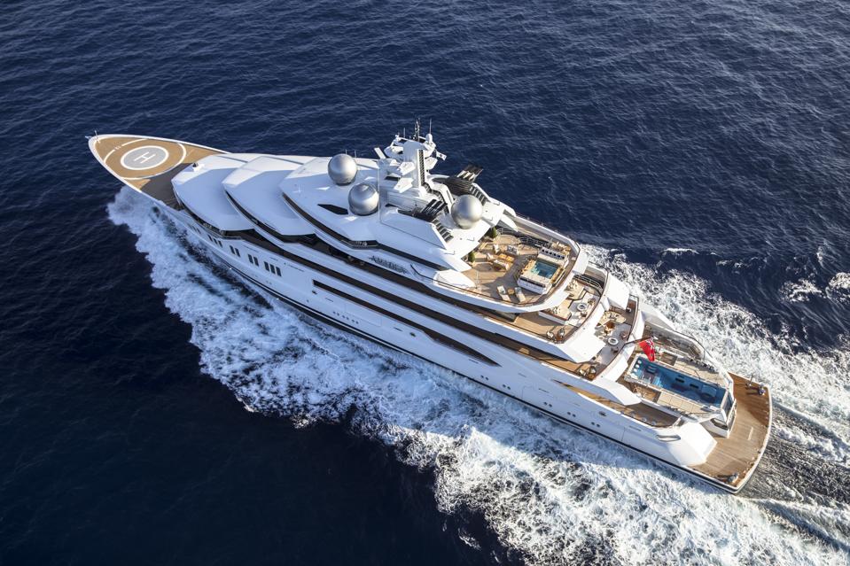 Exlusive photos of AMADEA's 30-foot-long infinity pool and distinctive layout