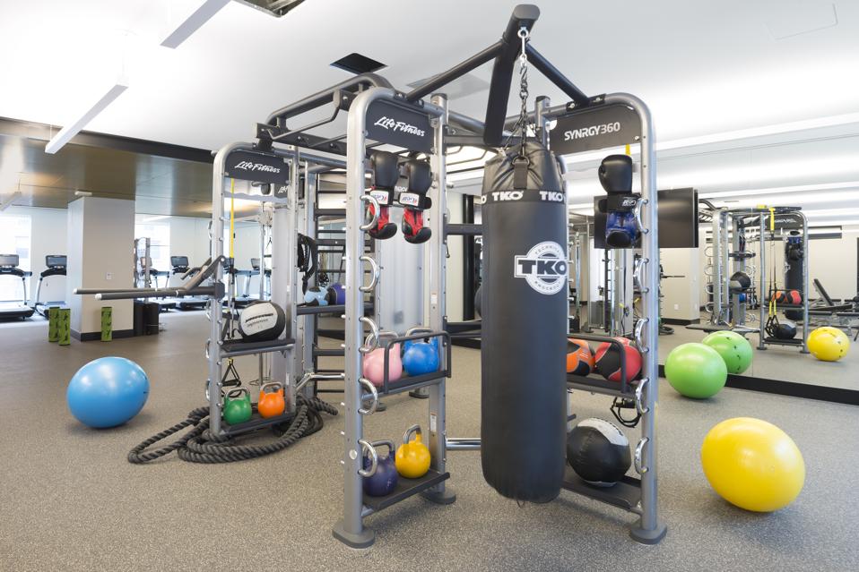 525 W 52nd Street apartment community gym