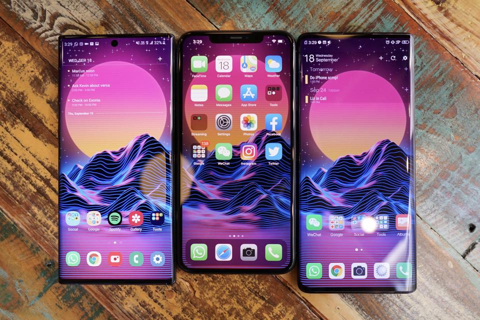 Apple introduces its new iPhones